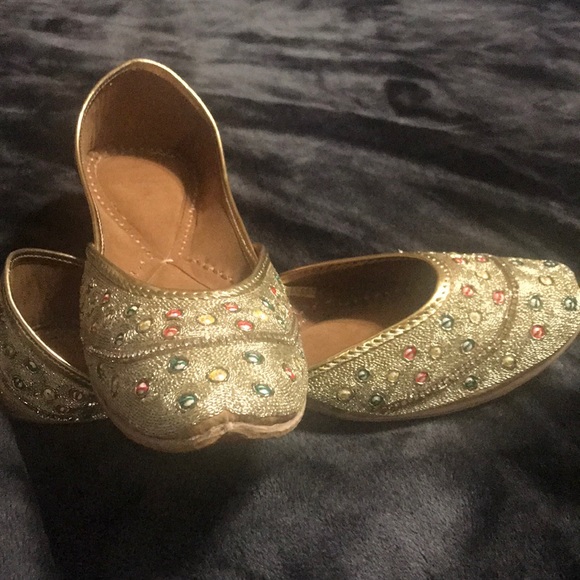 Shoes - Picture 3 of 5